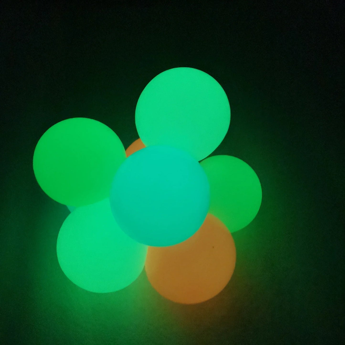 GlowGrabber – Leuchtende Haftbälle