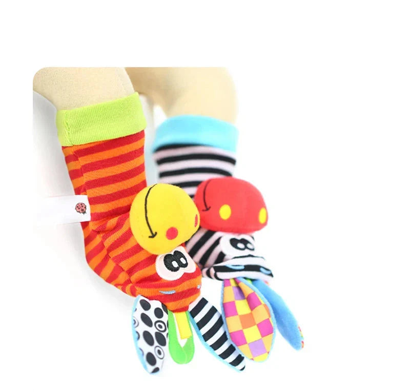 BabyFeel Friends – Sensorische Plüschsocken & Greifarmbänder